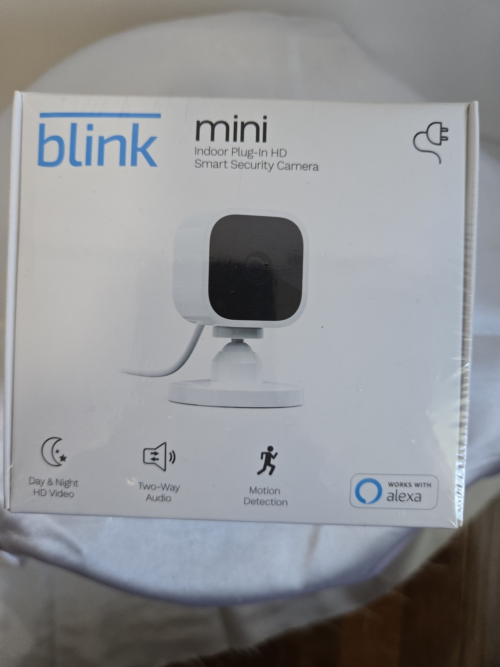 Blink Mini Indoor Plug-In HD Smart Security Camera - White